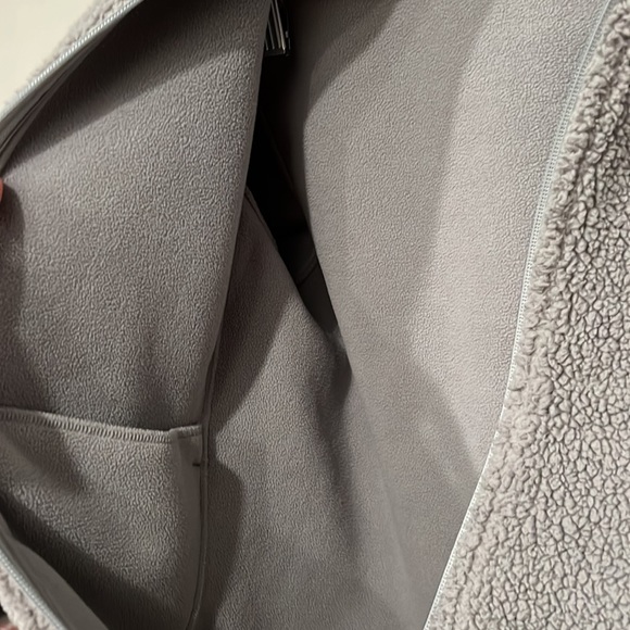 Uniqlo Sherpa Fleece Lined Super Warm Teddy Bear EUC Hoodie Small - Picture 3 of 5